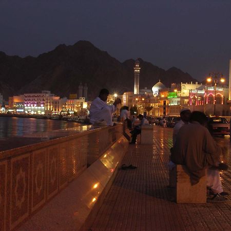 Al Hadow Hotel Muscat Eksteriør billede
